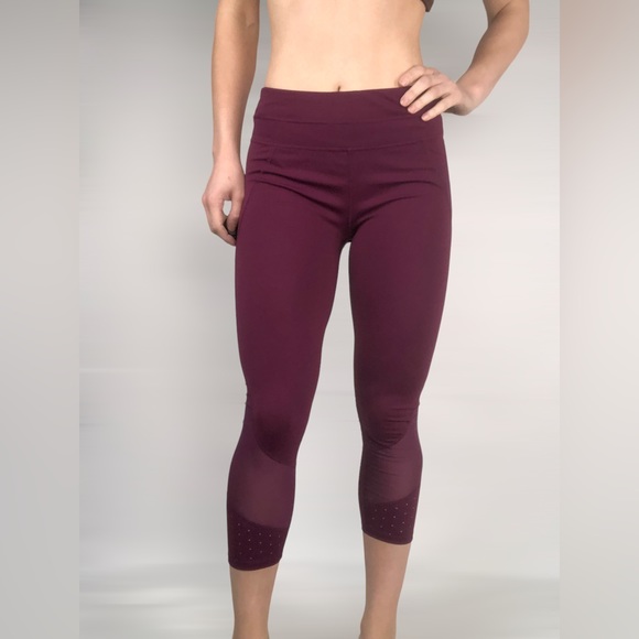 BOGO FREE Athleta Crop Legging Size S High Waist Mesh Purple Beet Workout Gym - Picture 1 of 8